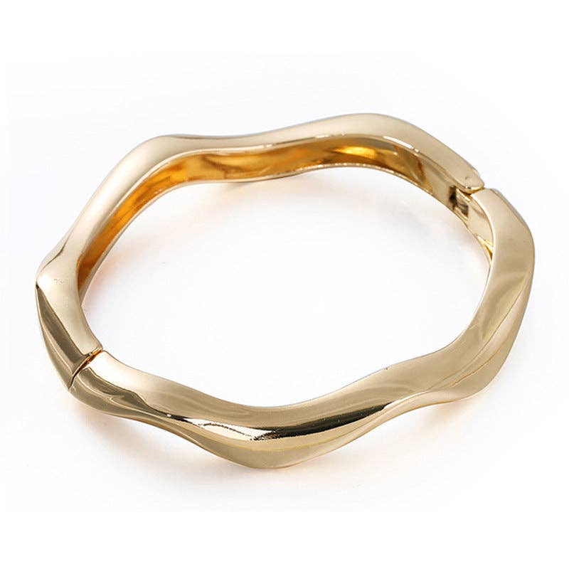 Zig Zag Bangle: Gold