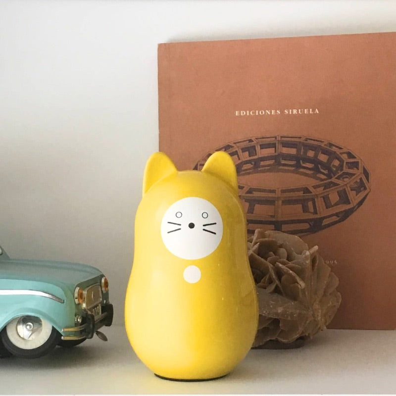 Daruma-Neko in Yellow - Achieve Your Goal - Good Money