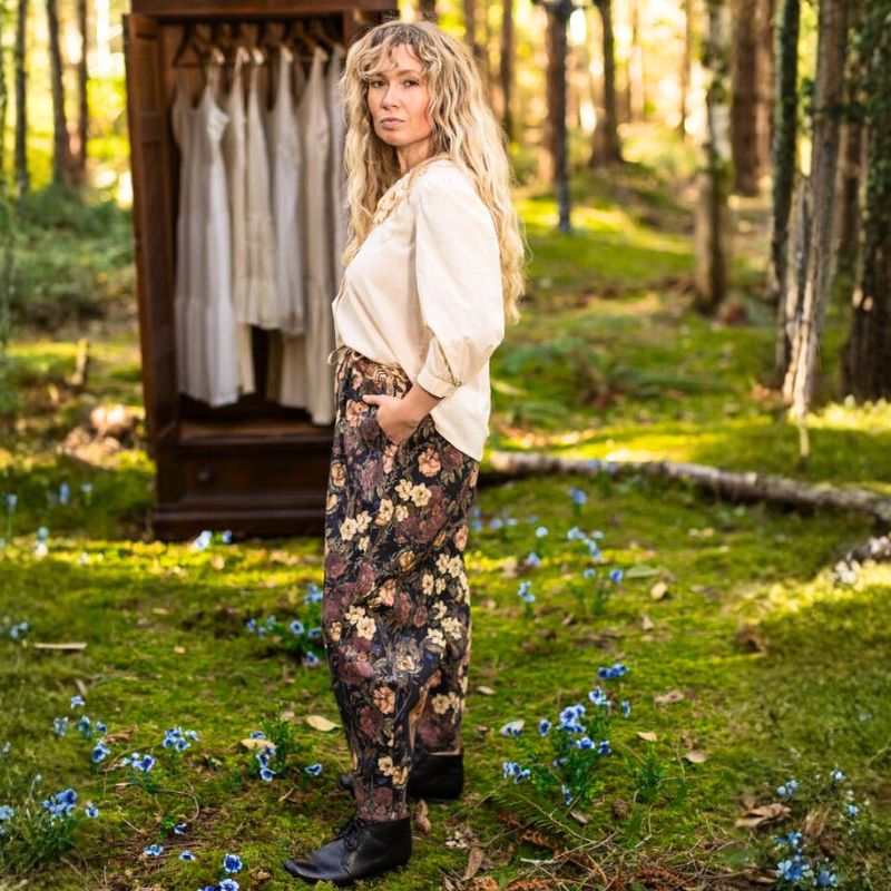 Lionheart Linen Crop Artist Pant
