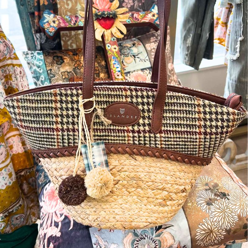 Islander UK Straw Basket Bag in Beige Dogtooth